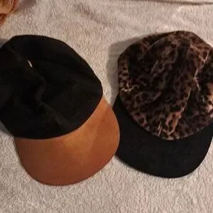 Liz Claiborne | Accessories | Liz Claiborne Hats And Make Up  display picture 3